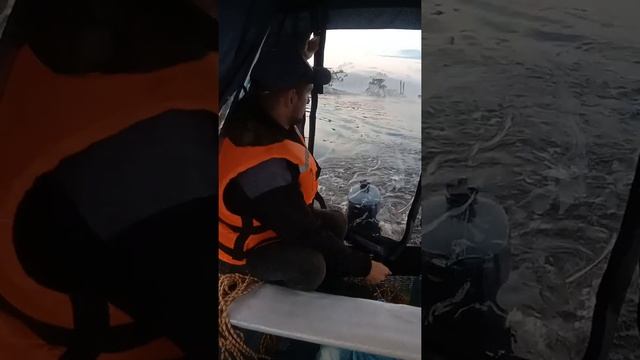 Едем по р.Сухона смотреть онлайн