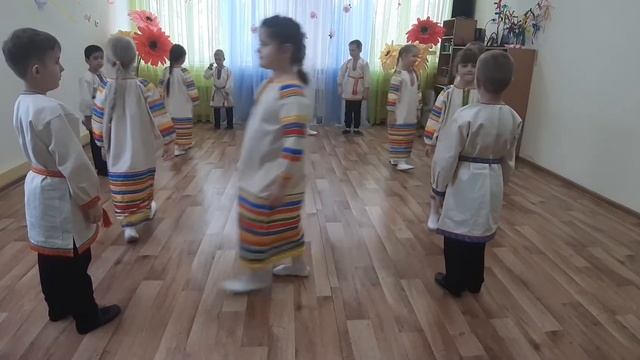 Традиционный танец "Акулинка" смотреть онлайн