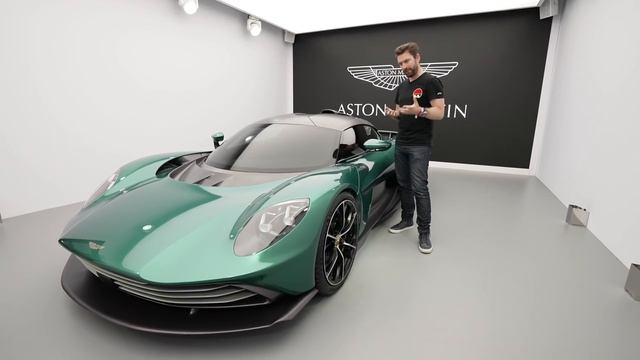 NEW Aston Martin Valhalla 937bhp V8 Supercar - FIRST LOOK! смотреть онлайн
