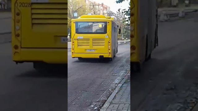 Ярославский автобус Маршрут 28,отъезжает от остановки "Проспект ленина". #ярославль #автобус смотреть онлайн