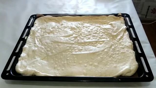 Меренговый рулет. Ну очень нежный и вкусный десерт. смотреть онлайн