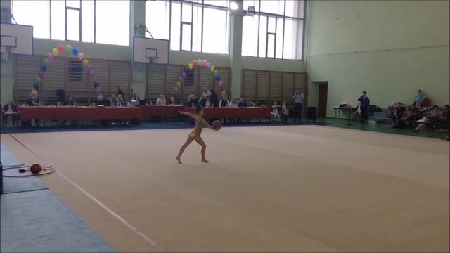 Художественная гимнастика Упражнение с мячом Rhytmic gymnastics смотреть онлайн