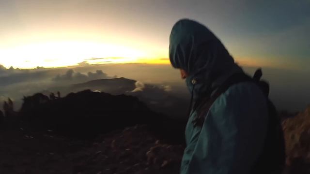 Backpacking Around Indonesia смотреть онлайн