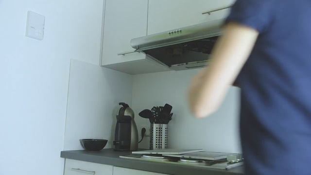 How do I replace the carbon filter of the extraction hood? | Van 't Hof Rijnland смотреть онлайн