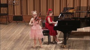 Д. Кабалевский Полька Маша (фортепиано) Ксюша (скрипка) 7 лет. Преп. Большакова Р.А.