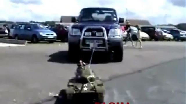 Джип против игрушки смотреть онлайн