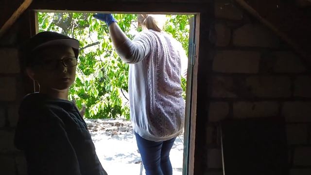 Залез на чердак в дачном доме! А там... смотреть онлайн