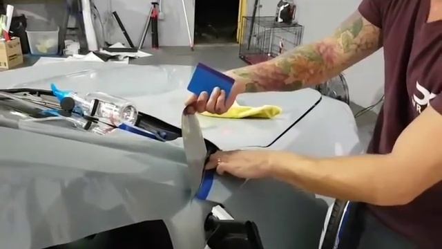 How to vinyl wrap a quarter panel (difficult). 2017 Camaro vinyl wrap By @ckwraps смотреть онлайн