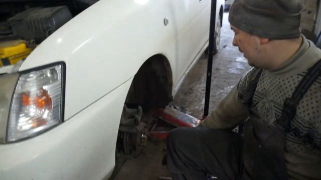 Toyota Gaia  Замена шрусов,втулок и стоек стабилизатора и колодок.mp4