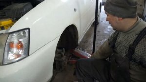 Toyota Gaia  Замена шрусов,втулок и стоек стабилизатора и колодок.mp4