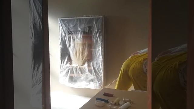 После установки мебели пришлось перекрашивать..