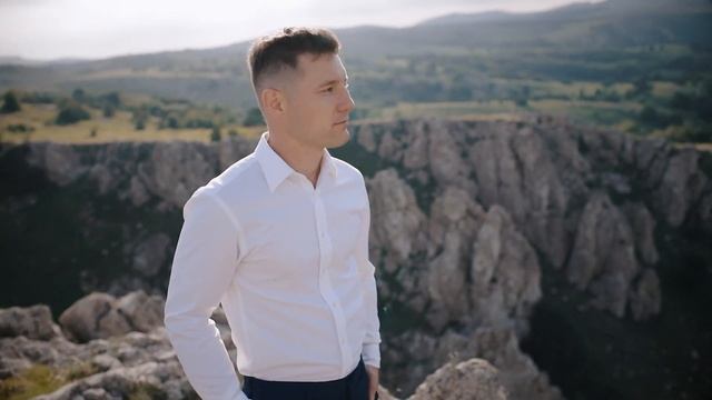 Свадьба для двоих в Крыму / Trip And Love / Скалы, море, леса, свадебная арка