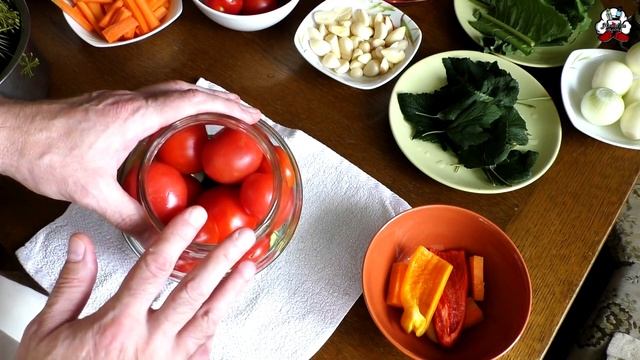 Маринованные огурцы на зиму рецепт. Маринованные огурцы и помидоры. Хрустящие огурчики Homelike