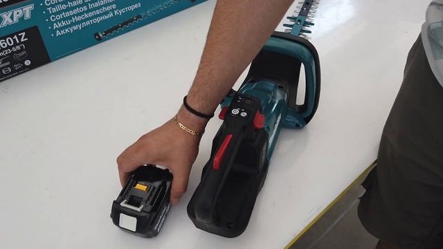 Montaggio Tagliasiepi a batteria Makita DUH751Z- lama da 75 cm смотреть онлайн
