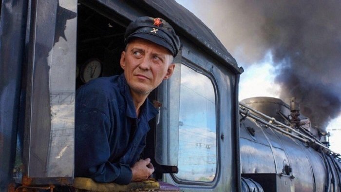 Почему будка машиниста расположена сзади, а не спереди паровоза смотреть онлайн