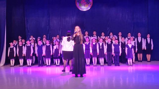 "Детская школа искусств √2" хор "Страна моя", солистка Алибулатова Милана. смотреть онлайн