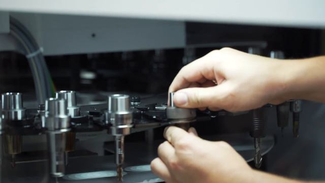 MIKRON MILL S 400 U смотреть онлайн