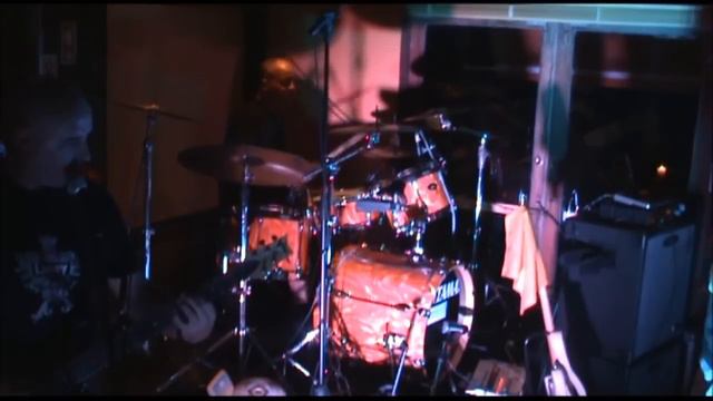 Fat Finger - Queen "One Vision" смотреть онлайн