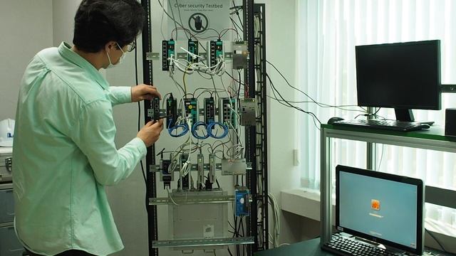 Настраивать автоматику из дома (удалённо) с MOXA MRC Quick Link.