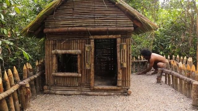 Современный дом в лесу из говна и палок смотреть онлайн