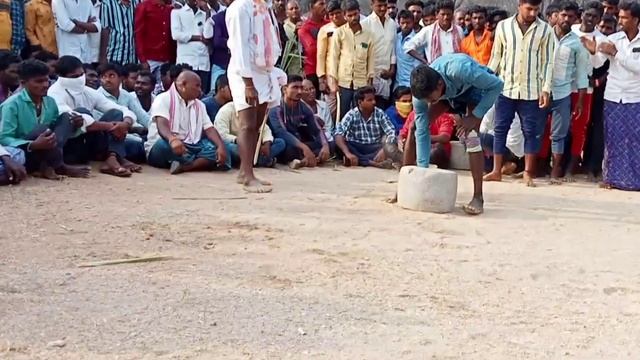 Single Hand Stone Lifting 60 KGS | Hand injured ? смотреть онлайн