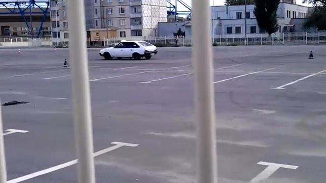 Драг рейсинг возле конного.харьков смотреть онлайн