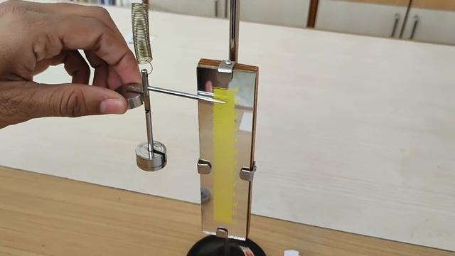 TO FIND FORCE CONSTANT OF HELICAL SPRING. #CBSE#PhysicsPractical#Class11#ExperientialPhysics смотреть онлайн