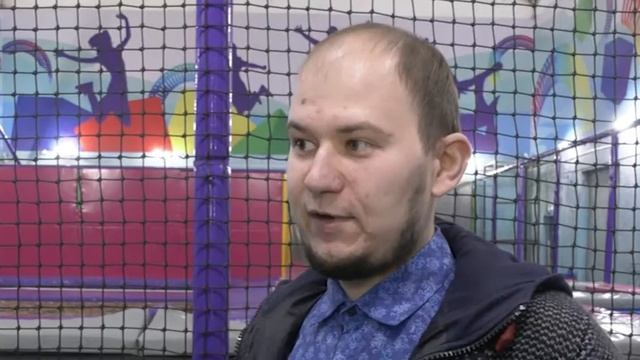 Развлечение в движении: дети из телепроекта «Чтобы все были дома» посетили батутный парк «Пружина»