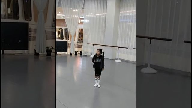 Рассказывает Цао София - Пушкин «Зимняя дорога» смотреть онлайн