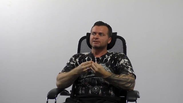 Деньги вас меняют//Денис Борисов