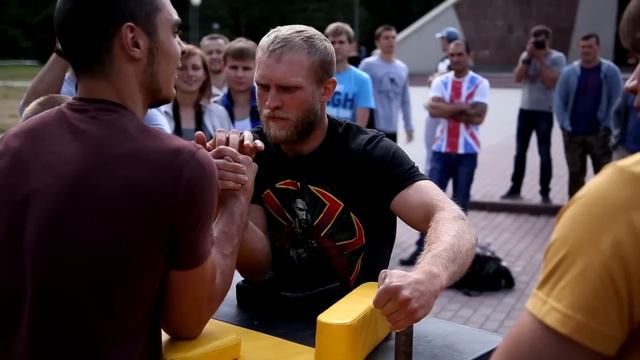 Кто будет новым армрестлером-вегетарианцем? Вегетарианец победил всех! смотреть онлайн