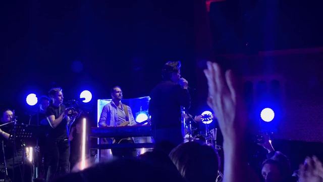 Bastille x Rick Astley - Never Gonna Give You Up - Hampton Court Palace 4K смотреть онлайн