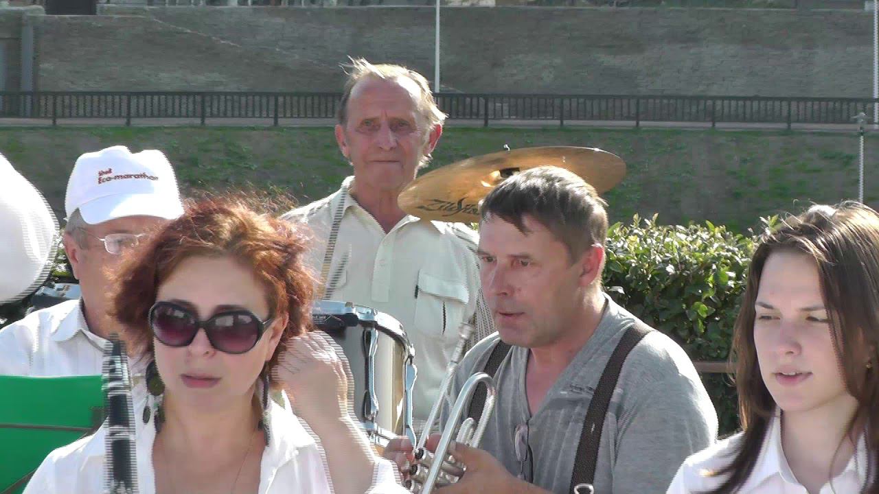 "Королева красоты" - Оркестр "Вдохновение". Муз. Арно Бабаджанян смотреть онлайн