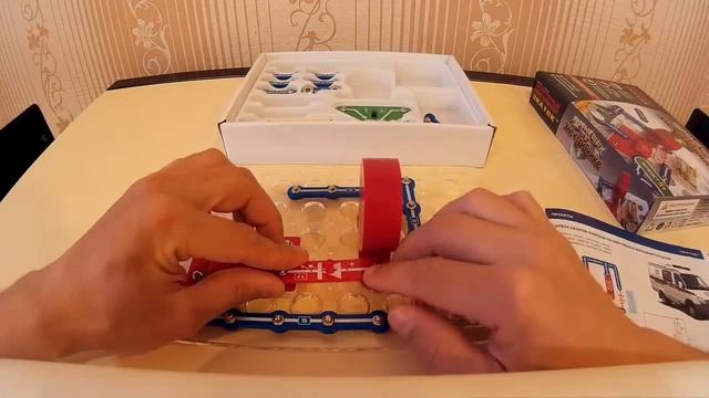 КАРЕТА СКОРОЙ ПОМОЩИ СО СВЕТОВЫМ И ЗВУКОВЫМ СИГНАЛОМ смотреть онлайн