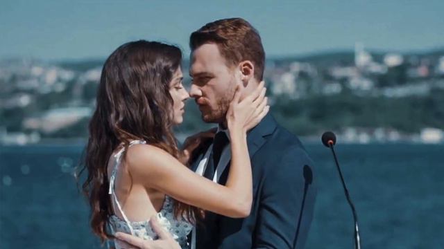 Kerem Bürsin said, "I'm tired of hiding my relationship with Hande Erçel смотреть онлайн