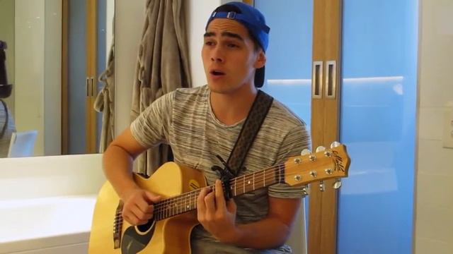 Dancing on my own - Callum Scott (Acoustic Cover) смотреть онлайн