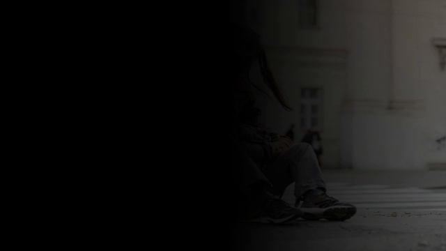 Девушка накормила бездомного деда, но она даже не предполагала, кем он был ... смотреть онлайн