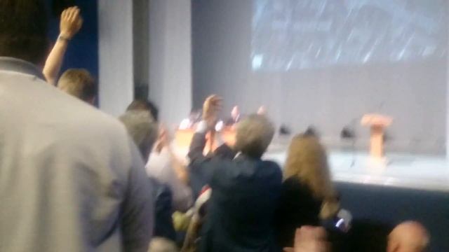 Жителям предлагают 3000 рублей, за подпись "ЗА реновацию". смотреть онлайн