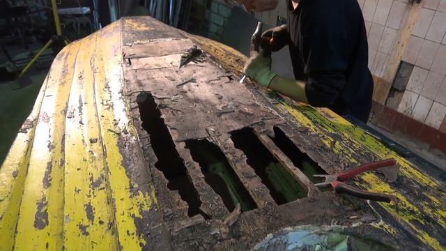 Вскрываем корпус самодельного водного мотоцикла «Пеликан», сделанного 20 лет назад.