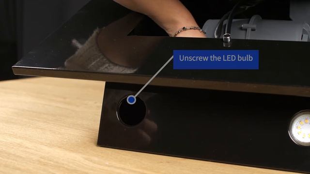 Замена светодиодной лампочки в вытяжках AKPO смотреть онлайн