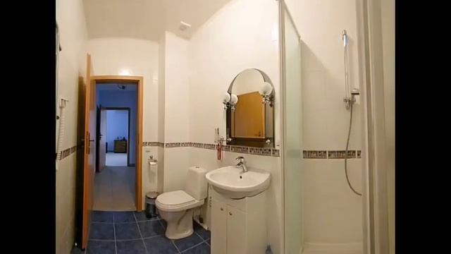 Крым Ялта Цены на Жилье в Массандре снять виллу в Массандре + Бассейн, двор, лес, горы смотреть онлайн