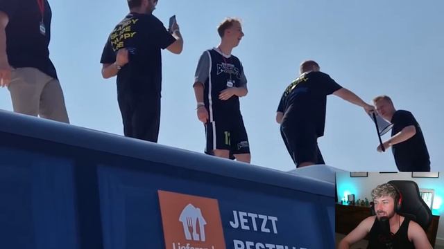 DAS sind HUGOS neue Freunde... смотреть онлайн