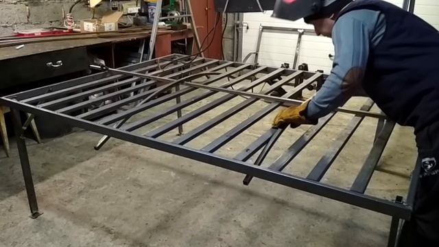 Садовые качели из металла своими руками. DIY metal garden swing. смотреть онлайн