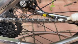 Смазываю цепь парафиновой смазкой. Парафиновая цепь. Смазка цепи велосипеда