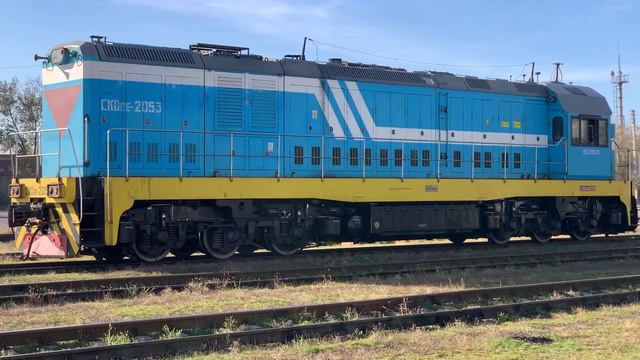 Маневровый тепловоз CKD6E ЖД станция смотреть онлайн