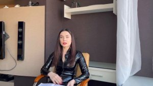 Плюсы и минусы профессии dominatrix.