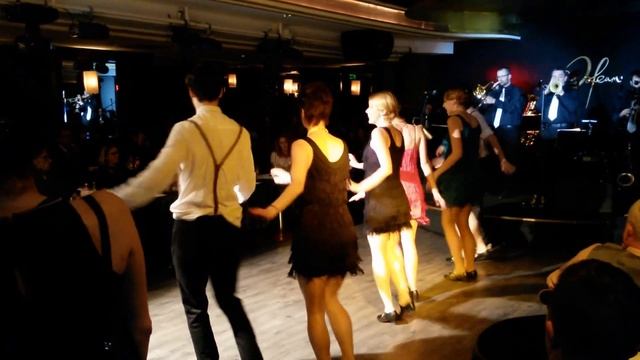 Orfeum Bohém Est - Black Bottom River смотреть онлайн