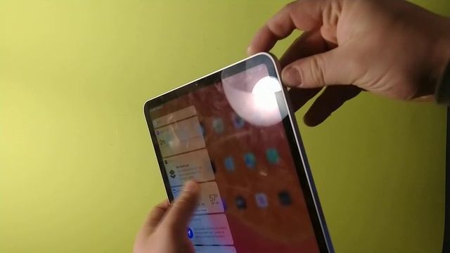 iPad Pro 4th 2020 How to take a screenshot смотреть онлайн