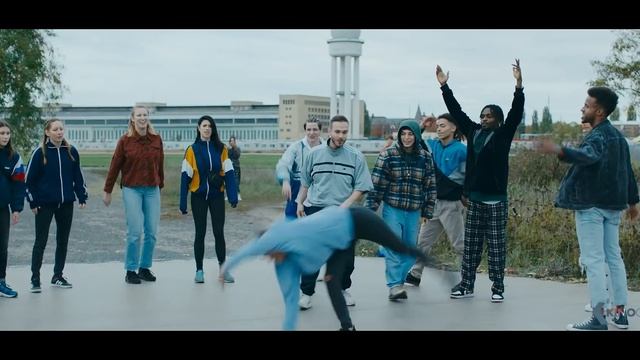 FLY Trailer German Deutsch (2021) смотреть онлайн