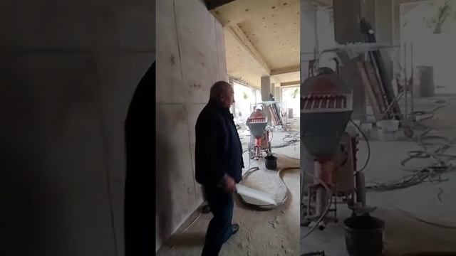 Самовыравнивающийся пол Knauf трибон и титалин с применением штукатурной станции #sertamaster xl смотреть онлайн